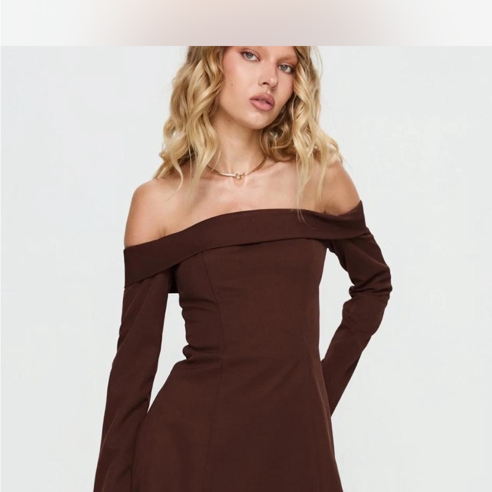 Elegant Off-Shoulder Brown Dress
